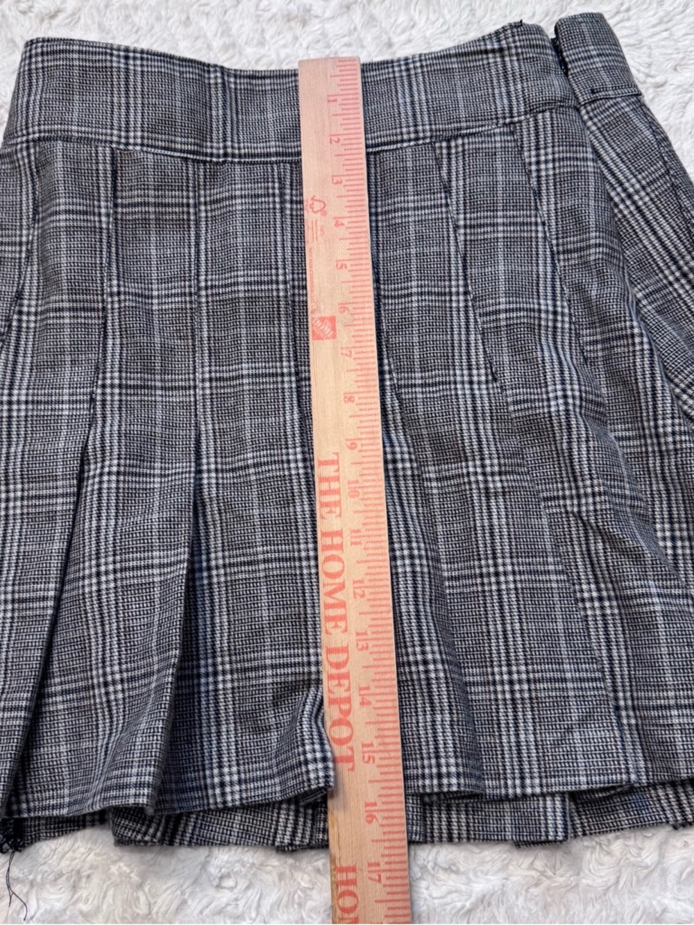 NWT Abercrombie & Fitch Gray Plaid Pleated Mini Skirt Small Academia Preppy - Picture 3 of 5